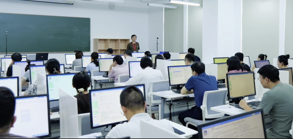 复决赛 · 横向比拼